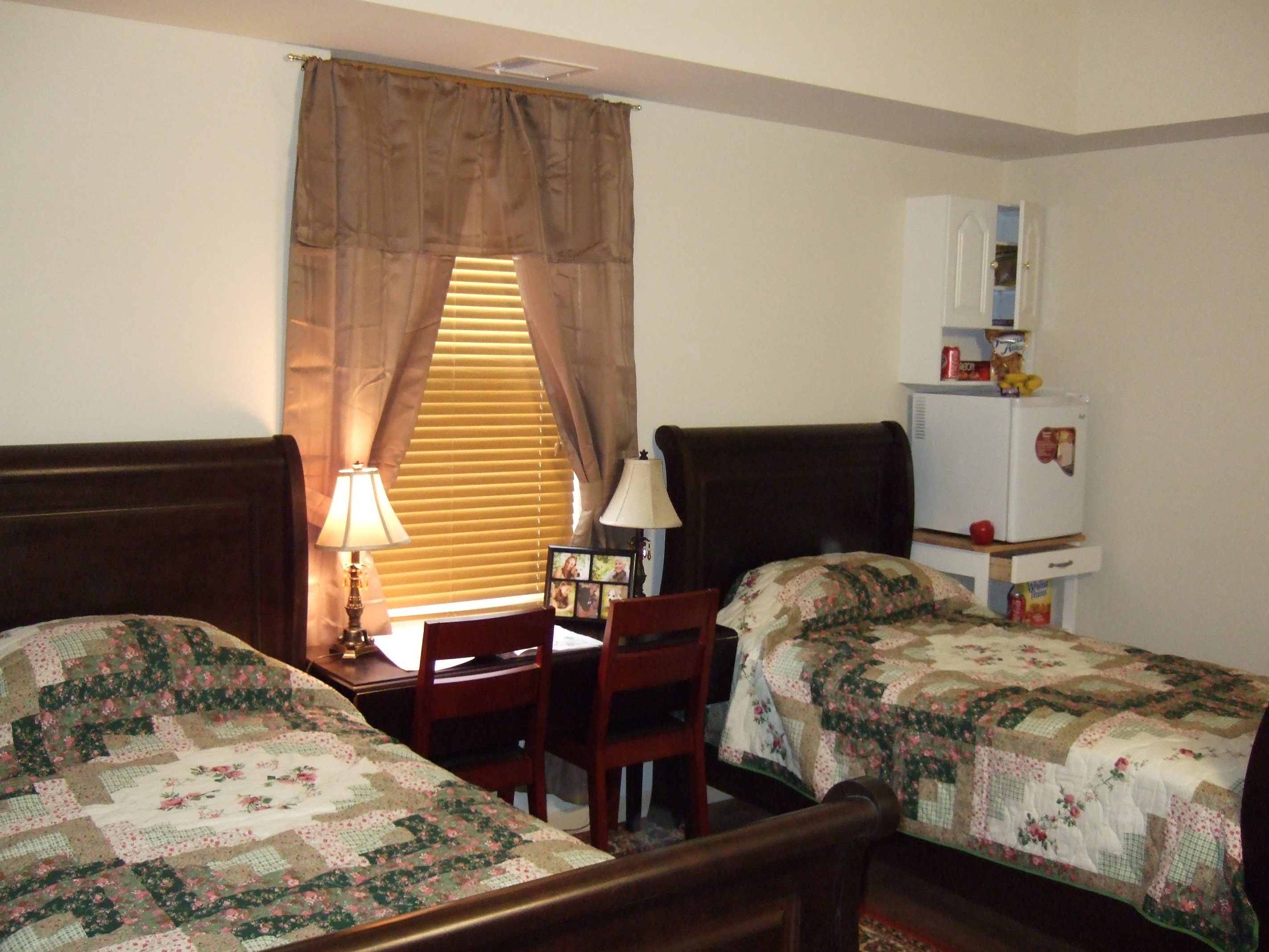 Bedrooms/2009_01080119.JPG